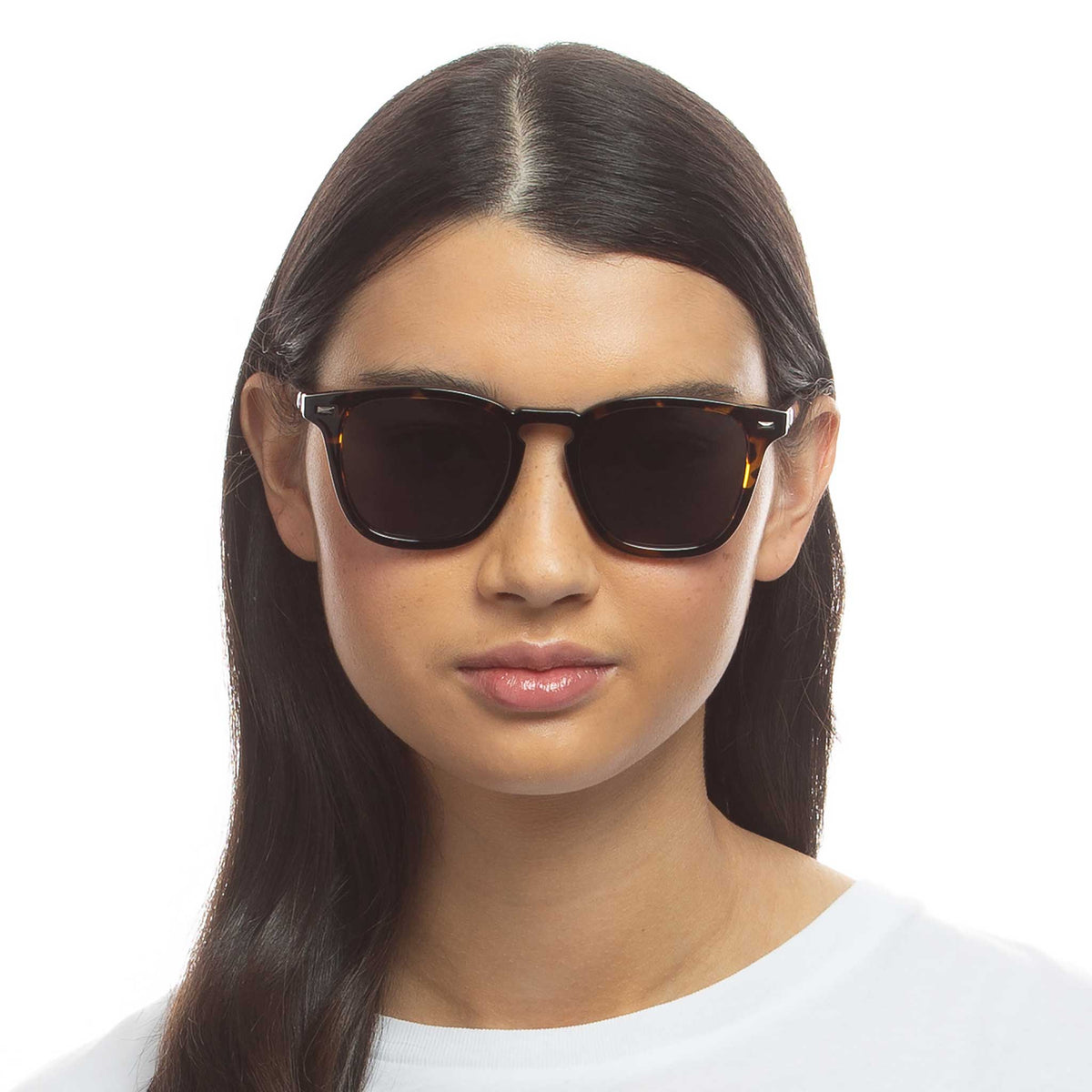 Le Specs No Biggie – Écaille – verres noirs polarisés – portées