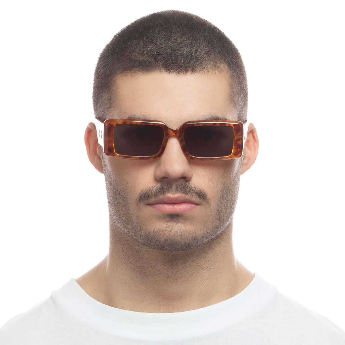 Le Specs The Impeccable – Écaille – verres noirs – portées