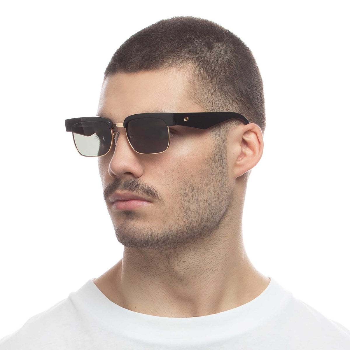 Le Specs River Shallow – Noir – verres noirs – portées