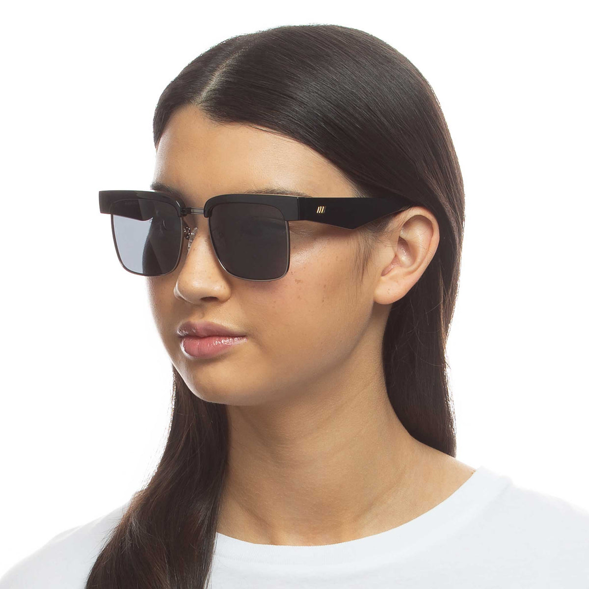 Le Specs River Deep – Noir – verres noirs – portées