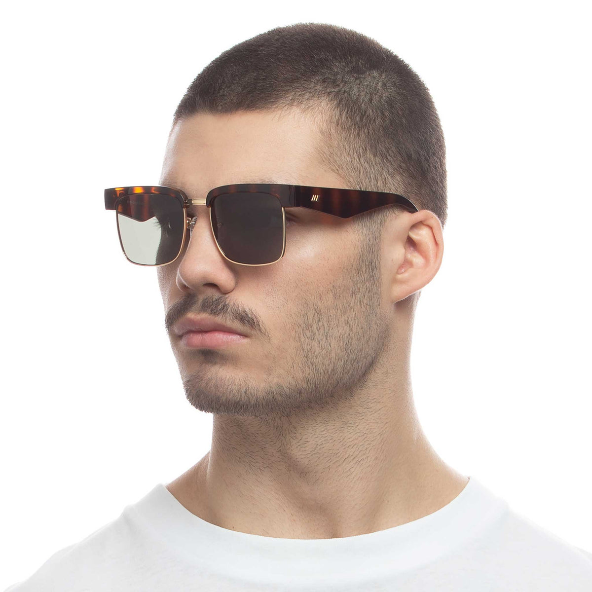 Le Specs River Deep – Écaille – verres noirs – portées