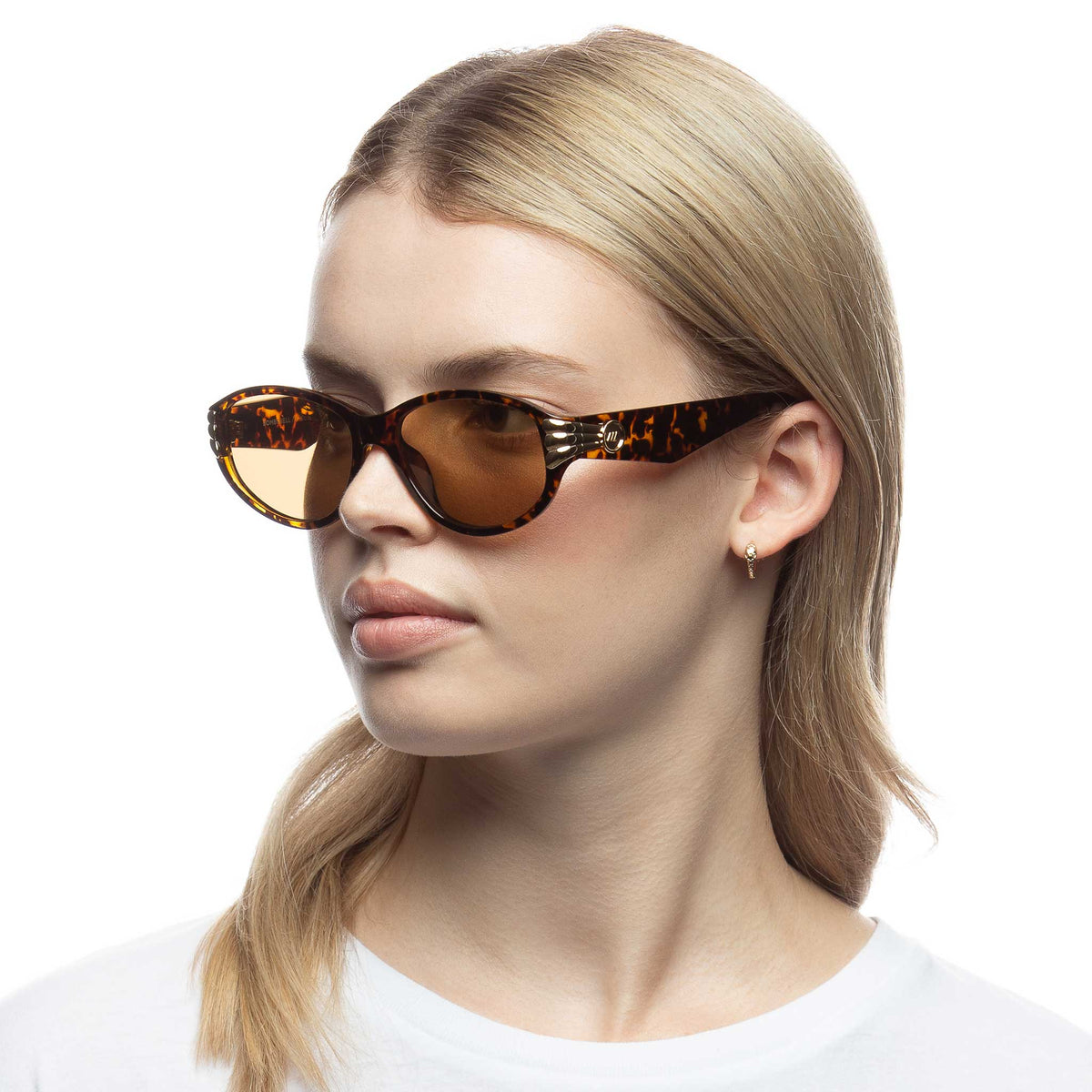 Le Specs Bombshell – Écaille – verres marron – portées