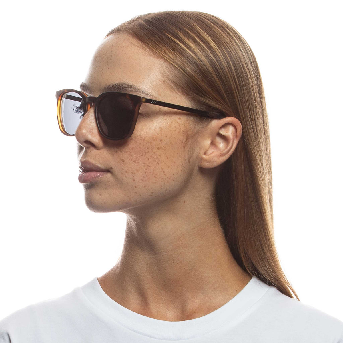 Le Specs Huzzah – Écaille – verres noirs polarisés – portées