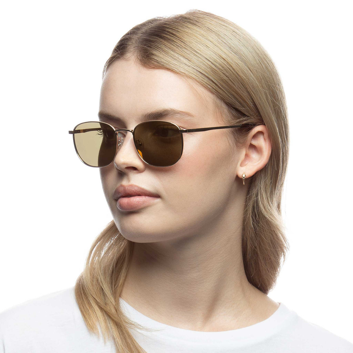 Le Specs Neptune Deux – Argent – verres orange miroir – portées