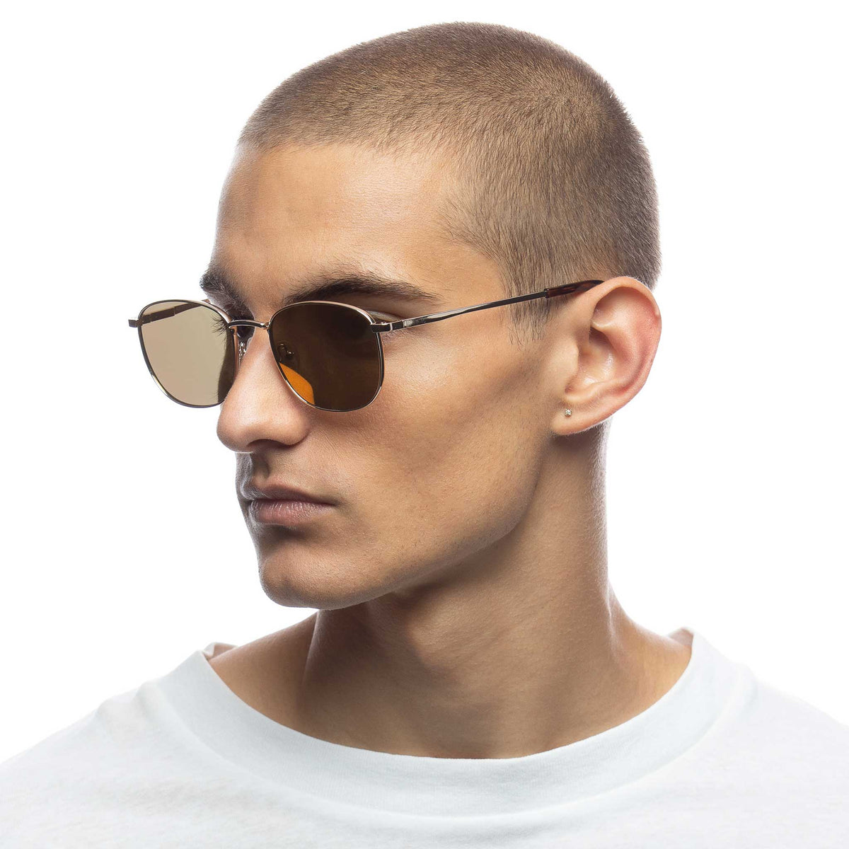 Le Specs Neptune Deux – Argent – verres orange miroir – portées