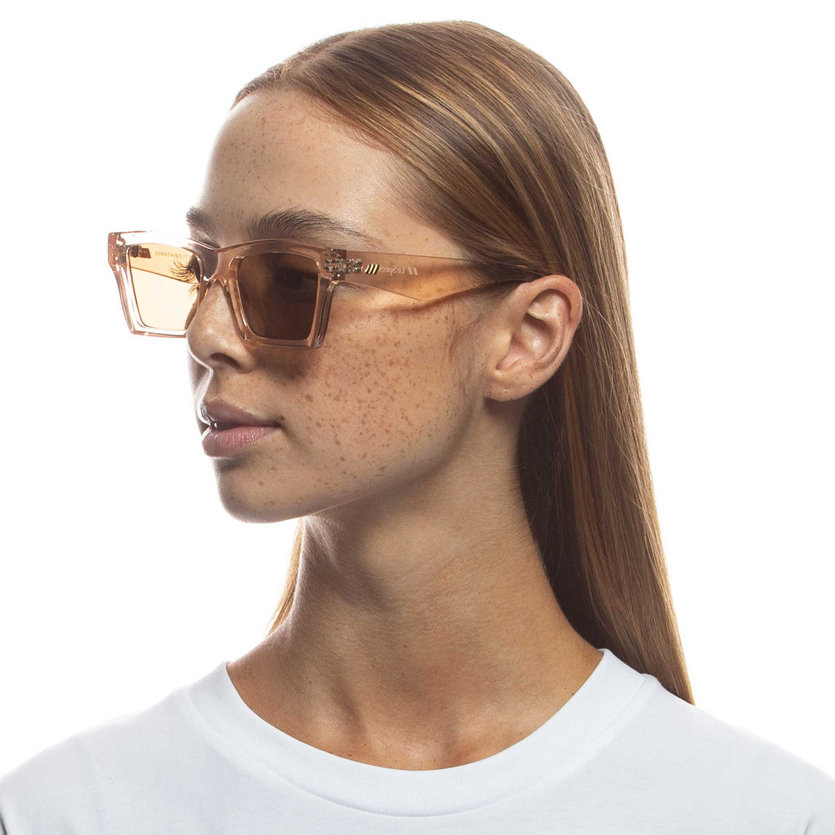 Le Specs Something – Transparent – verres beiges – portées