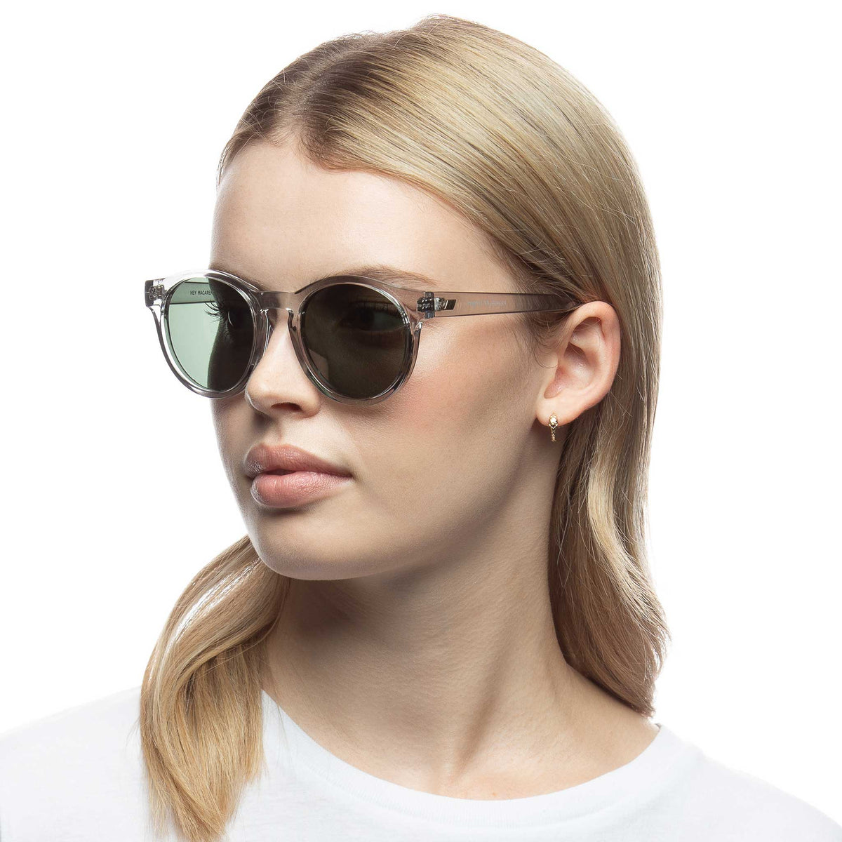 Le Specs Hey Macarena – Transparent – verres verts polarisés – portées