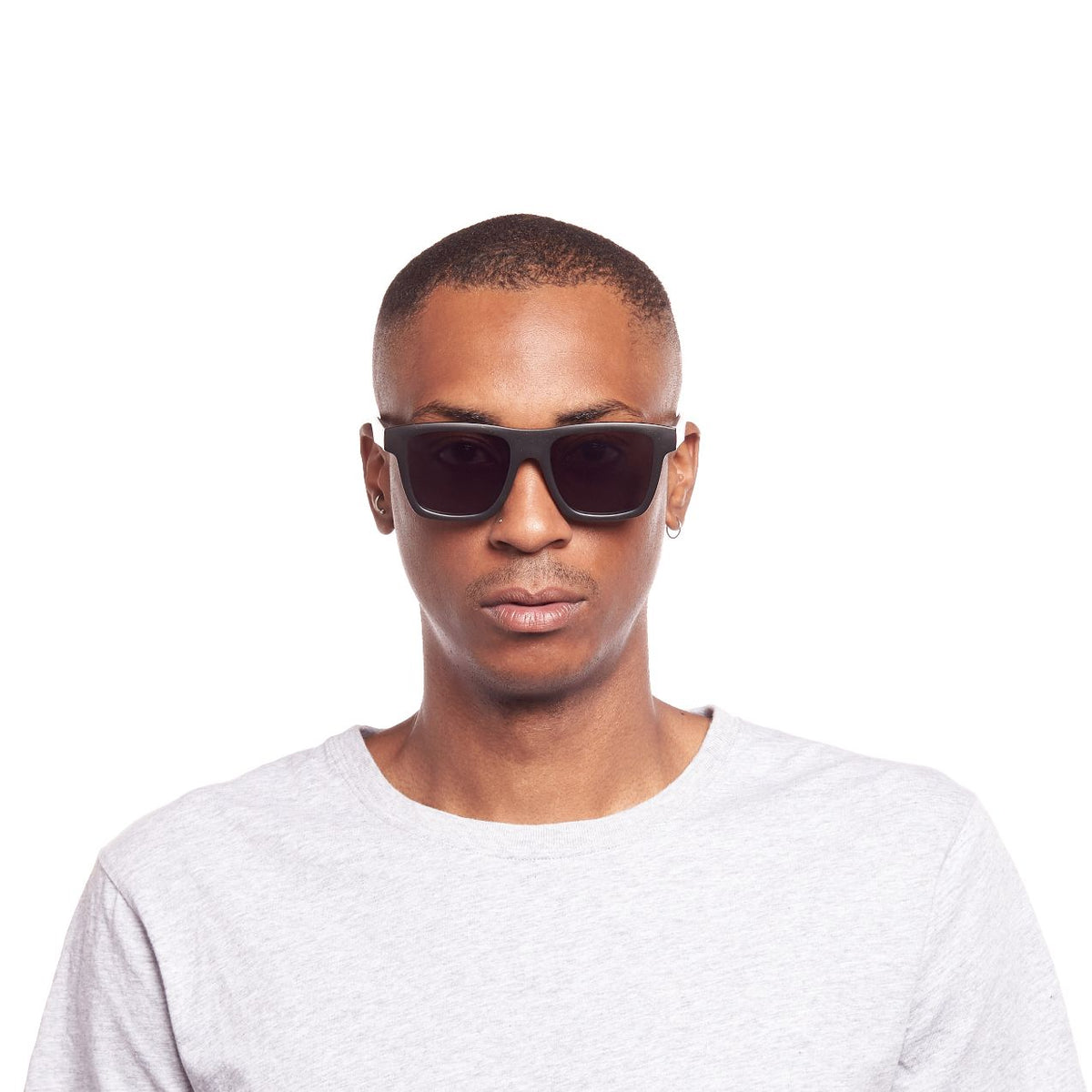 Le Specs Le Sustain Grassy Knoll – Noir – verres noirs – portées