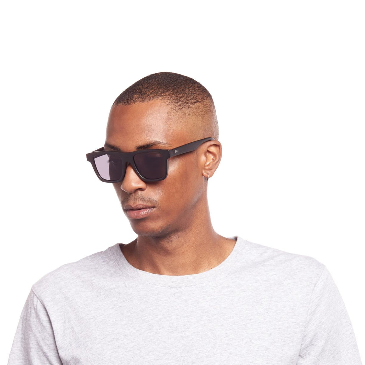 Le Specs Le Sustain Grassy Knoll – Noir – verres noirs – portées