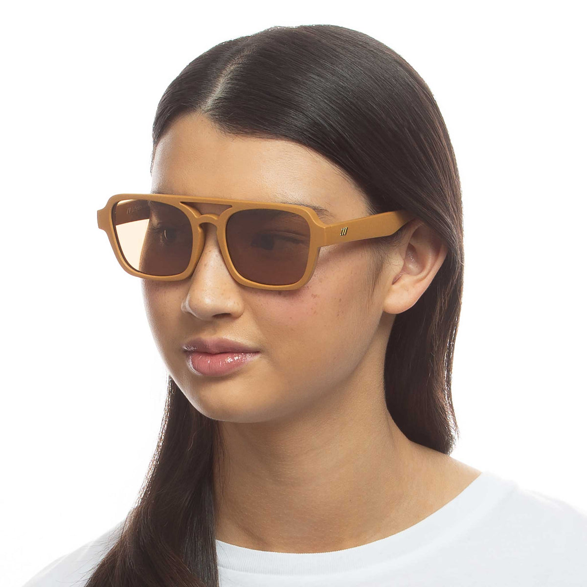 Le Specs Le Sustain Unwritten Straw – Beige – verres marron – portées