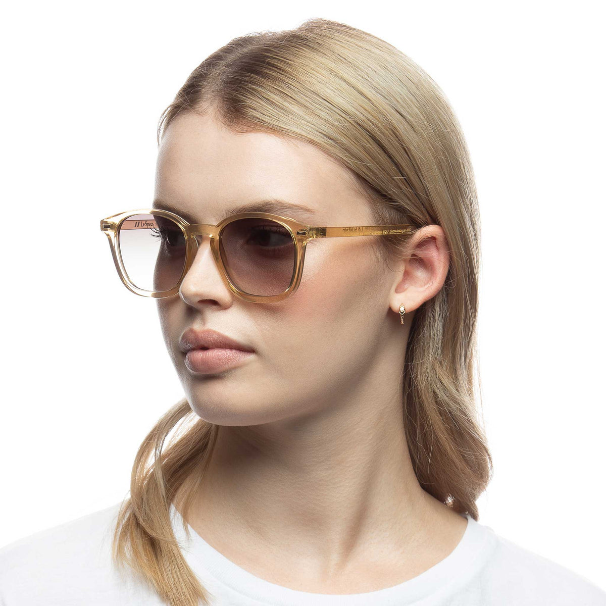 Le Specs Le Sustain Simplastic – Transparent – verres gris – portées