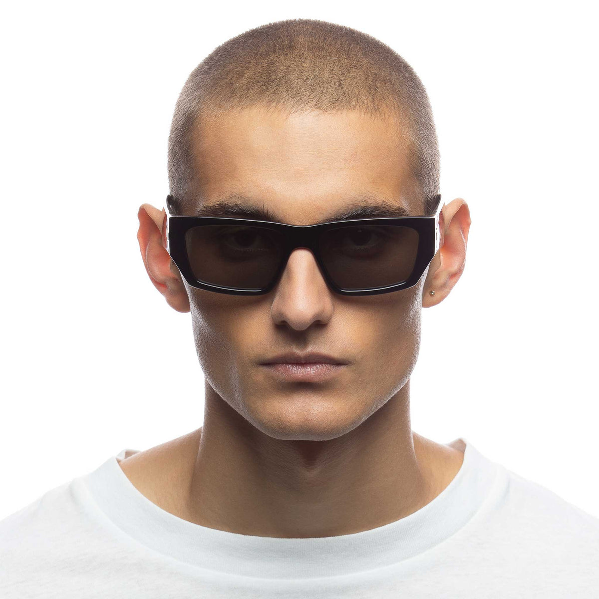 Le Specs Le Sustain Plastic Measures – Noir – verres noirs – portées