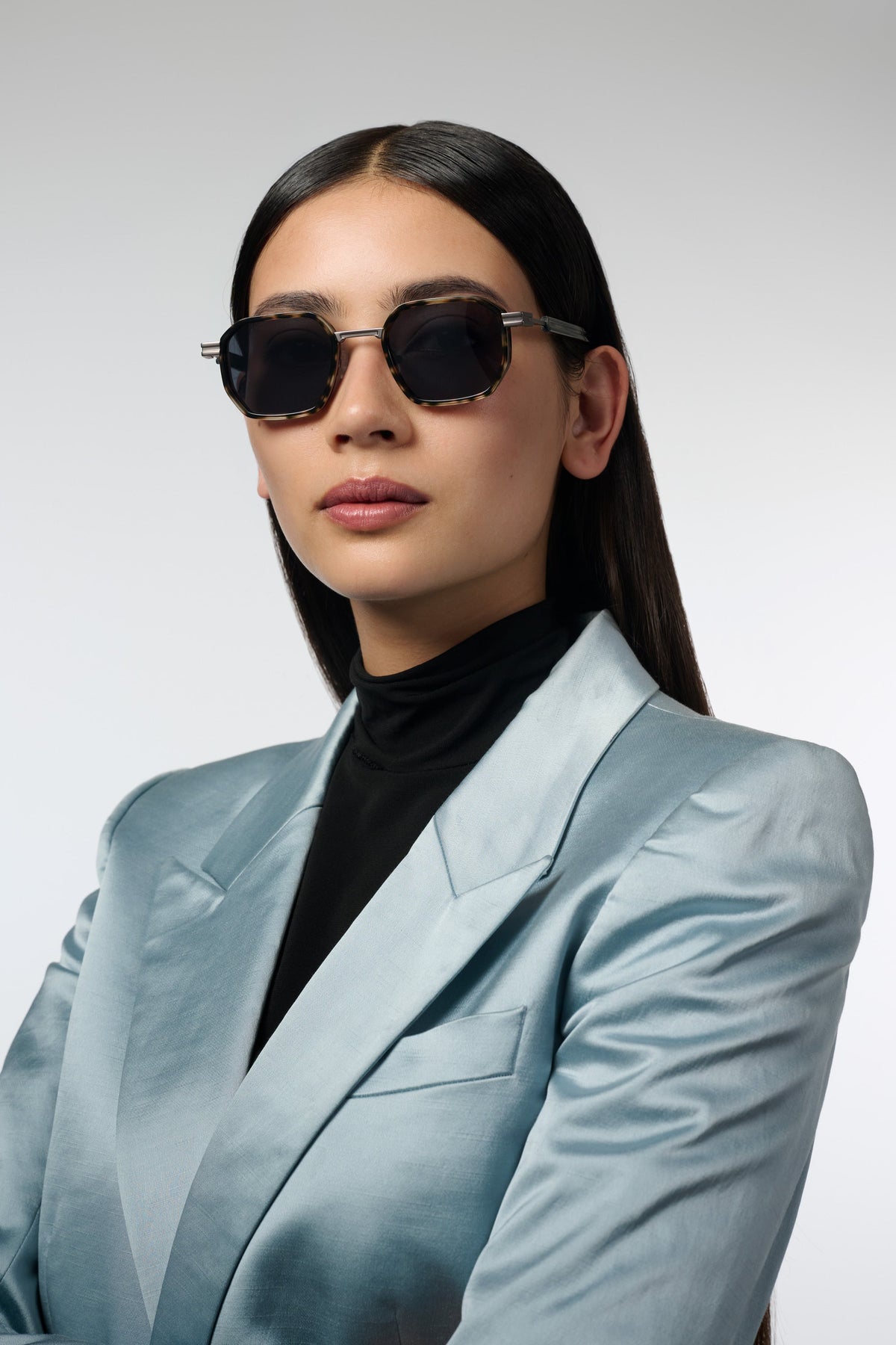Komono Percy – Écaille / Gris acier – verres gris polarisés – portées