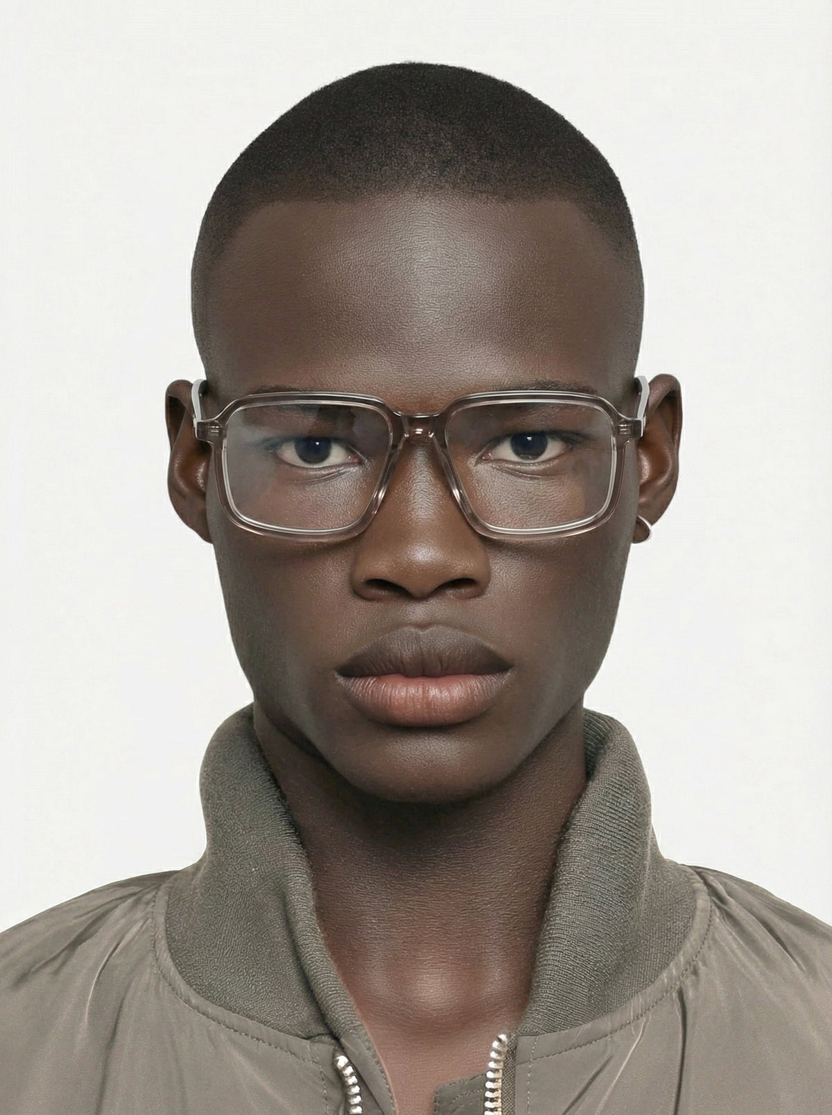 Komono Freddie – Gris taupe transparent – portées