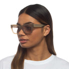 Le Specs Luxe Vega Alt Fit – Gris – verres marron – portées