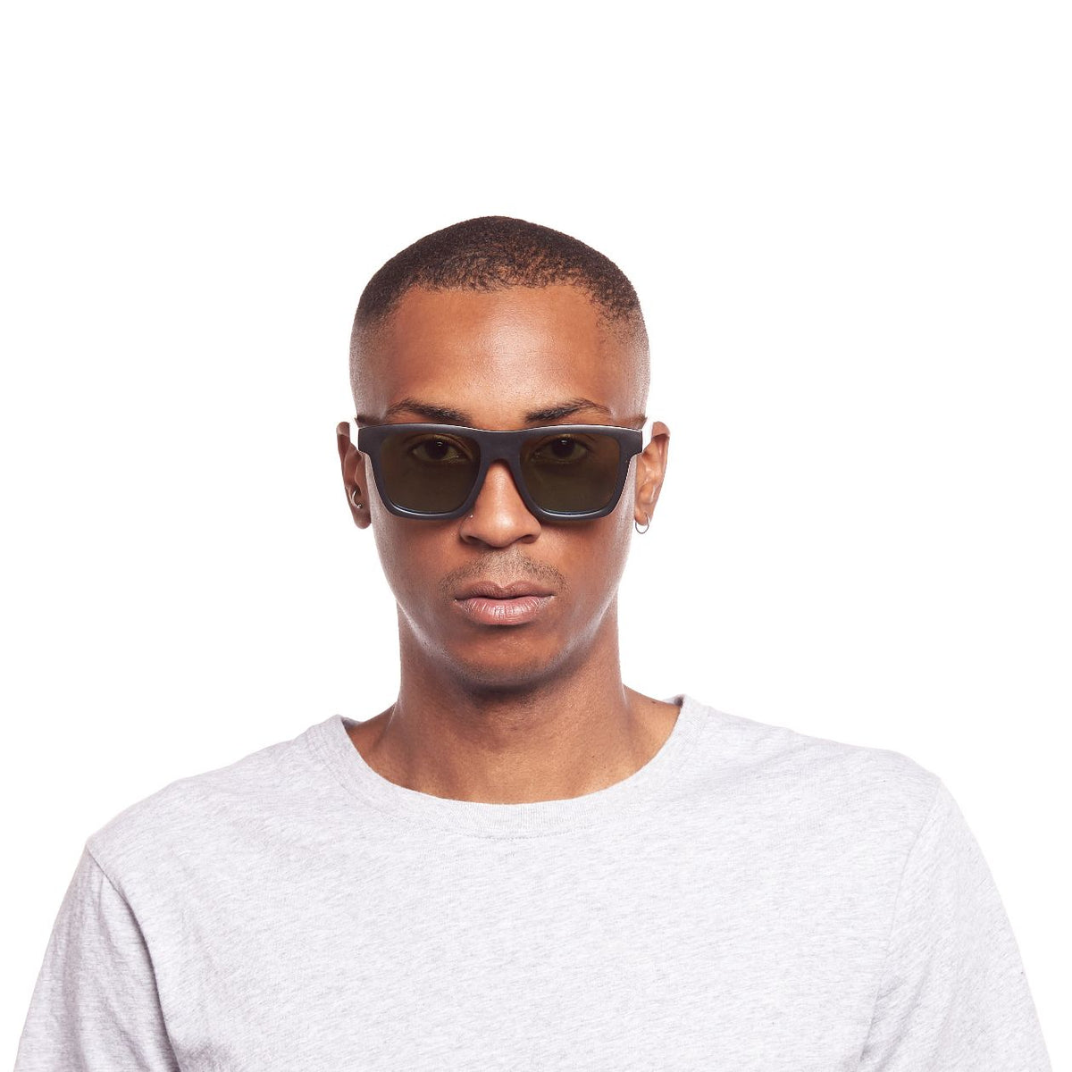 Le Specs Le Sustain Grassy Knoll – Noir – verres bleus miroir – portées
