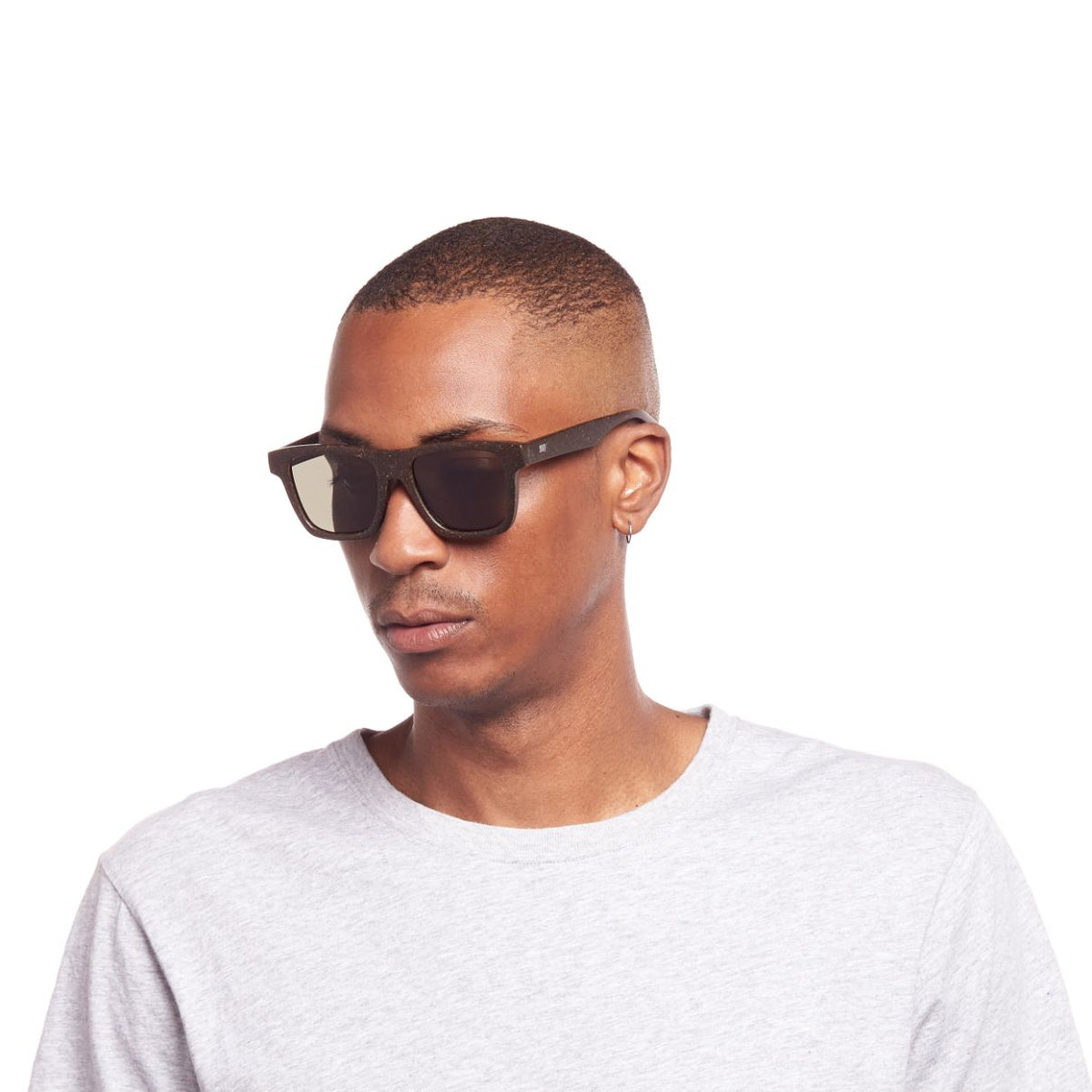 Le Specs Le Sustain Grassy Knoll – Marron – verres verts – portées