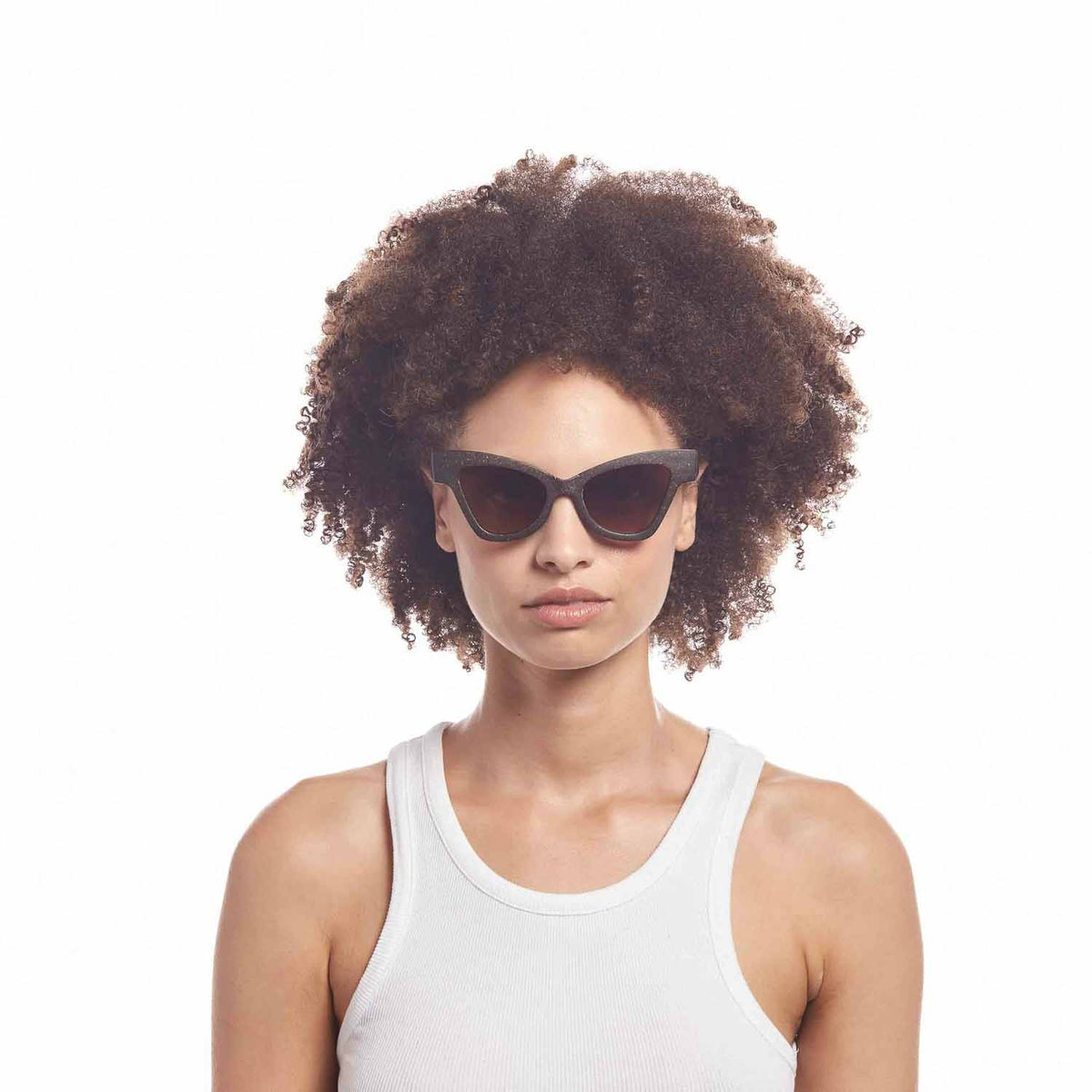 Le Specs Le Sustain Hourgrass – Marron – verres marron – portées